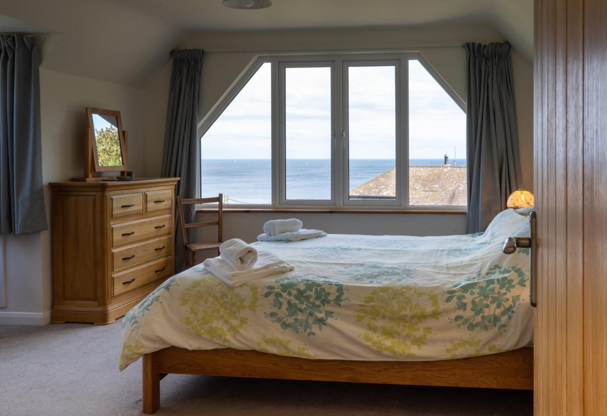 Spinnaker Cadgwith Holiday Home Exterior photo