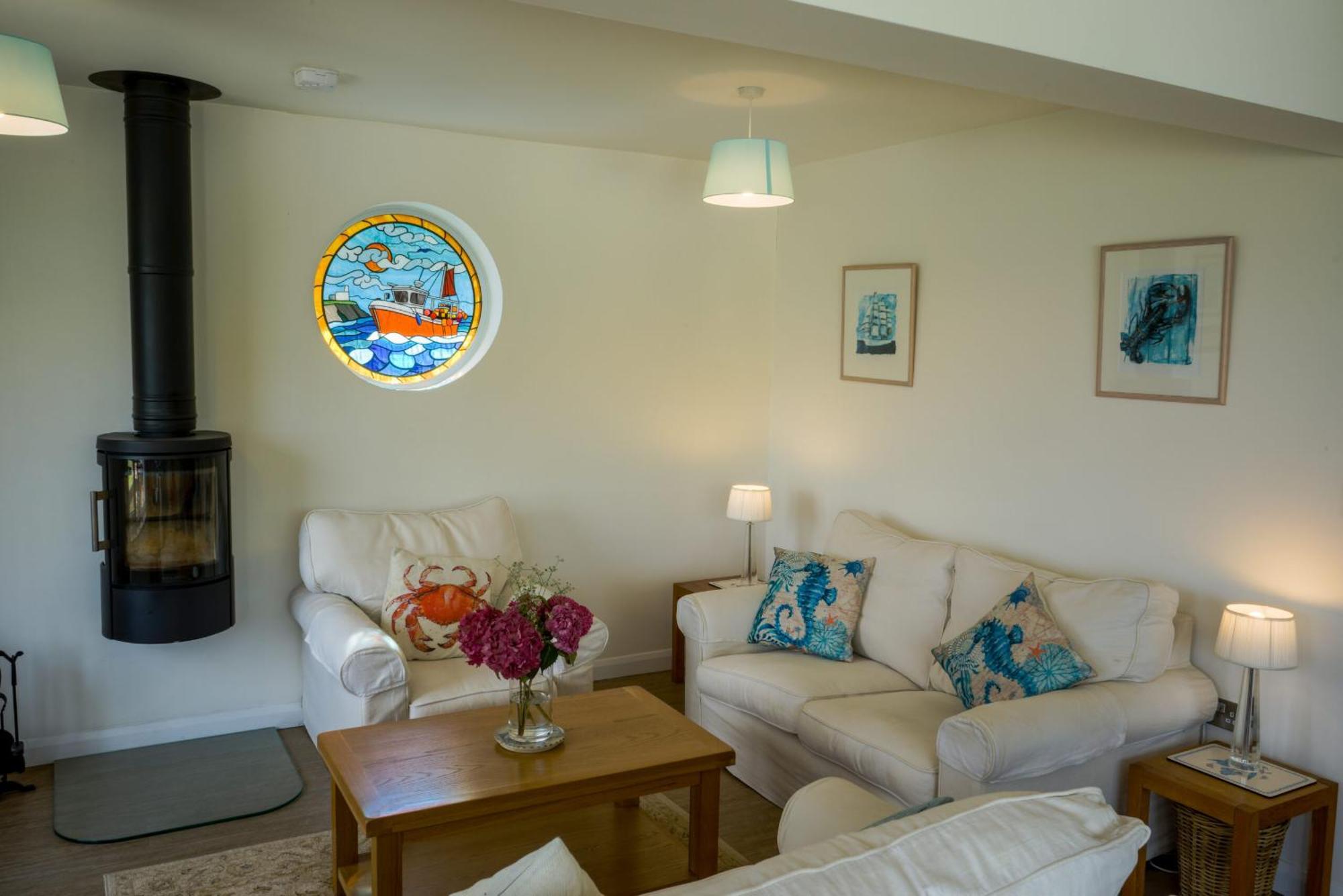 Spinnaker Cadgwith Holiday Home Exterior photo